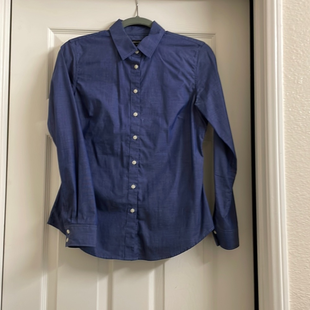 Banana Republic tailored fit oxford shirt.  Deep Blue Size 6P